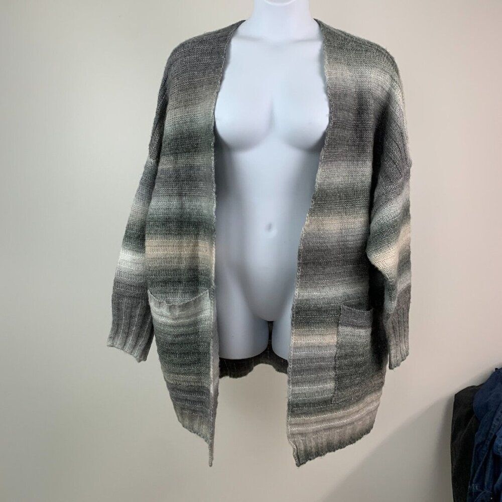 Black Tape Sweater sz 1X Open Front Cardigan Gray Shades Boxy Pockets
